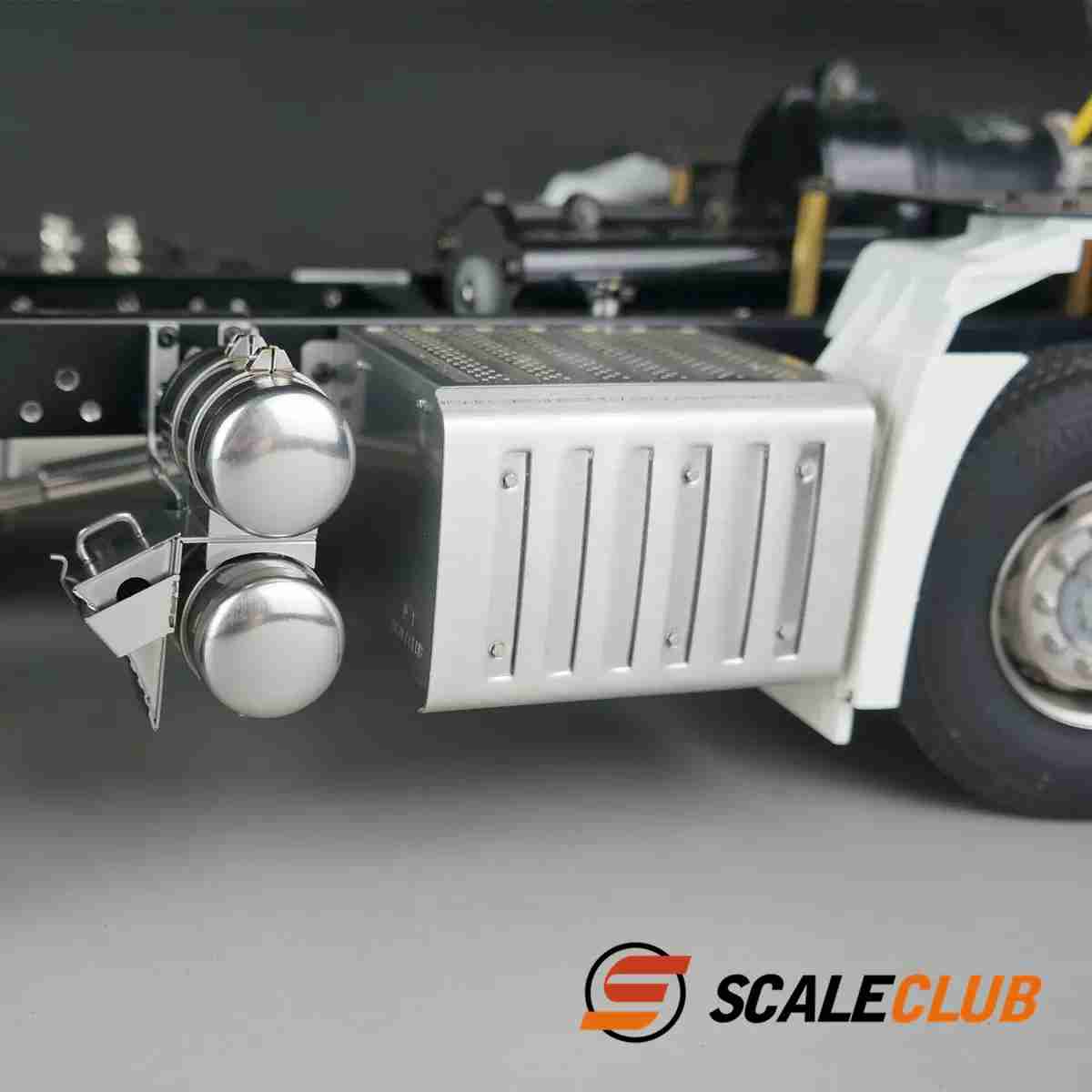 Scaleclub 1/14 Tamiya Benz 3348 tractor truck model dump truck upgraded metal double gas tank anti-skid