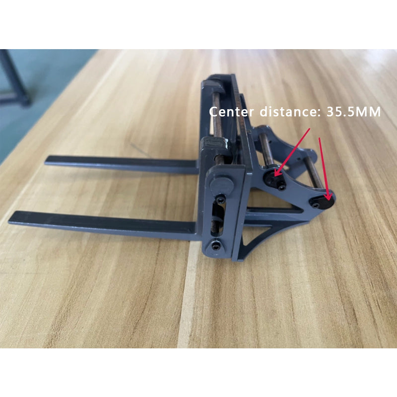 XDRC 1/14 LR945 hydraulic excavator model with adjustable width forks