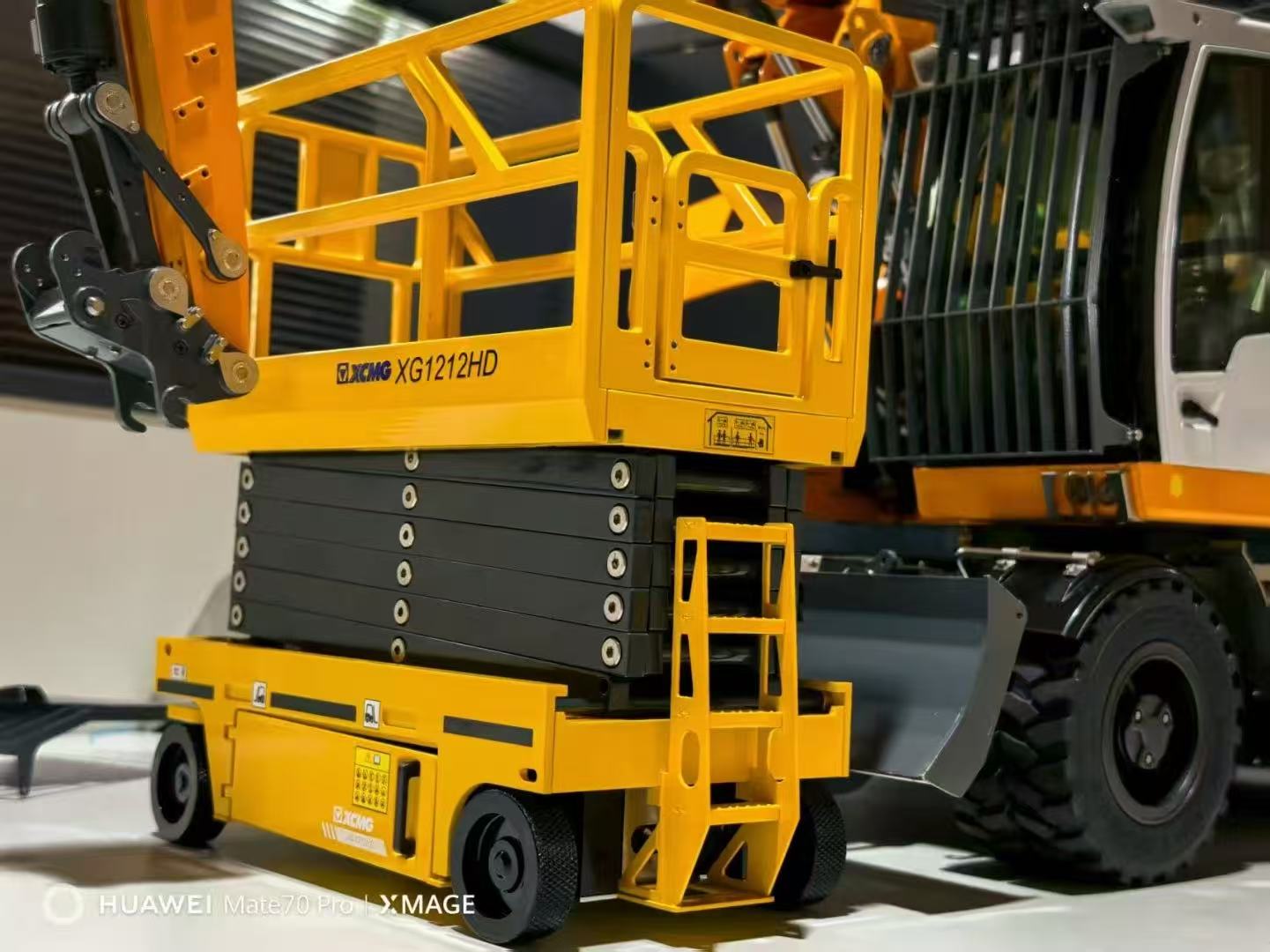 1/14 CUT R&D hydraulically driven aerial work platform model XCMG XG1212HD fully functional high-simulation RTR with I6S remote control