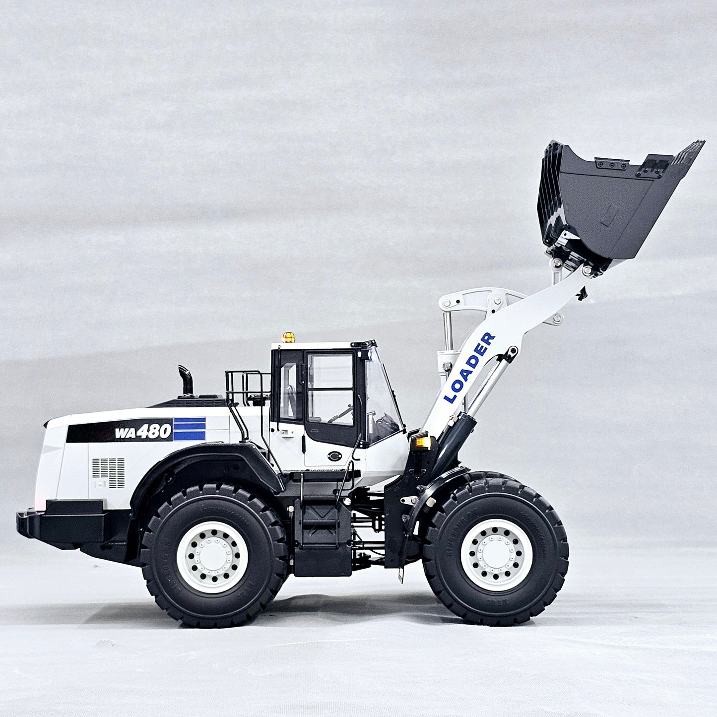 MTRC 1/14 Engineering Vehicle Metal Hydraulic Model 480 Forklift Loader Model