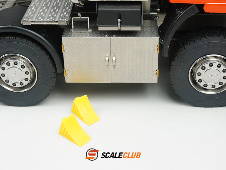 scaleclub 1/14 MAN F2000 8x8 all-metal heavy-duty trailer with metal door and equipment rack