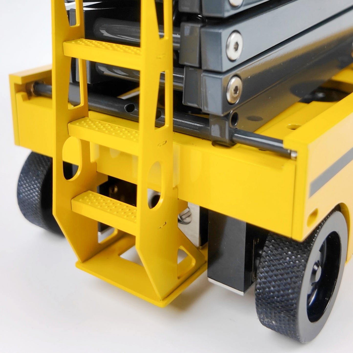 1/14 CUT R&D hydraulically driven aerial work platform model XCMG XG1212HD fully functional high-simulation RTR with I6S remote control