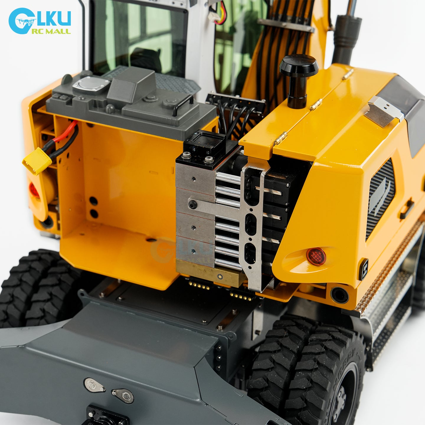 CUT 1/14 RC Hydraulic Wheeled Excavator LR914 8-ways Valve RTR Metal Remote Control 4*4 Digger Model Axle Lock Flysky PL18EV Lite