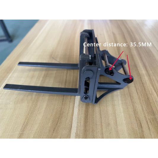 XDRC 1/14 LR945 hydraulic excavator model with adjustable width forks