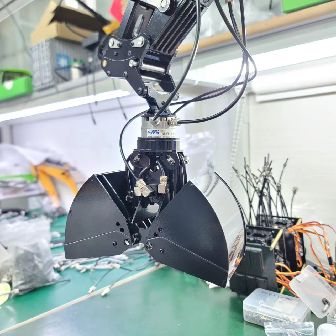 MTRC 1:14 Hydraulic Excavator Model Grab Bucket