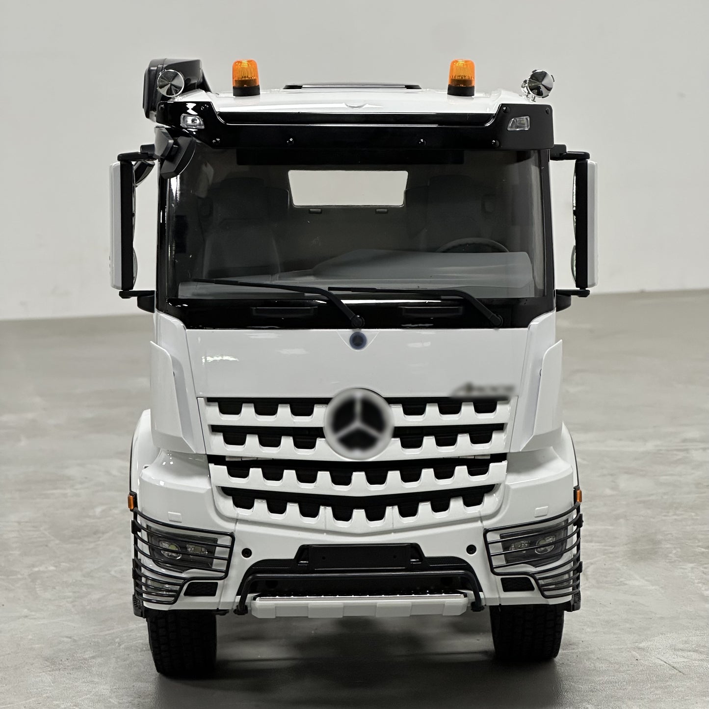 MD Model 1/14 Mercedes Benz 3363 Tractor Truck 6x6 Engineering Vehicle Remote Control Model