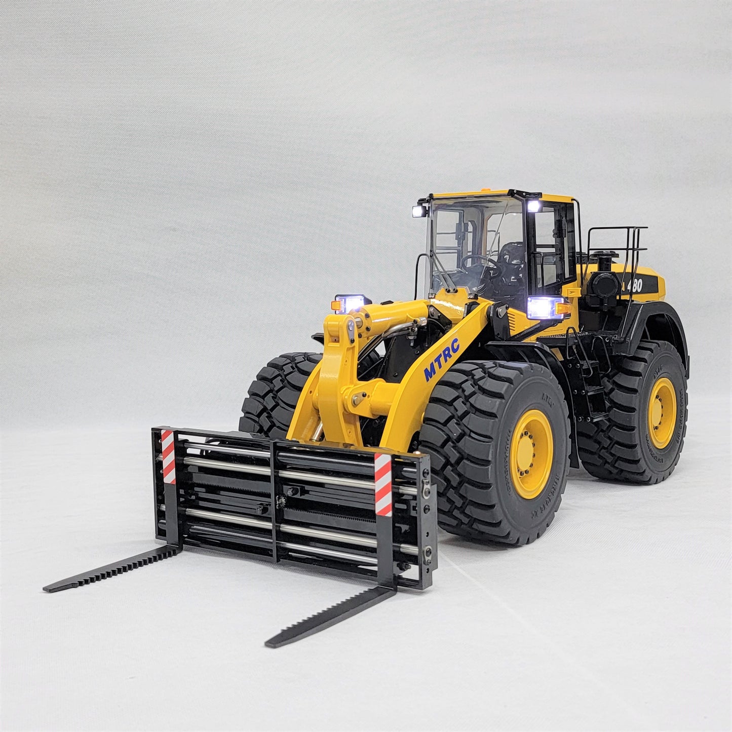 MTRC 1/14 Engineering Vehicle Metal Hydraulic Model 480 Forklift Loader Model