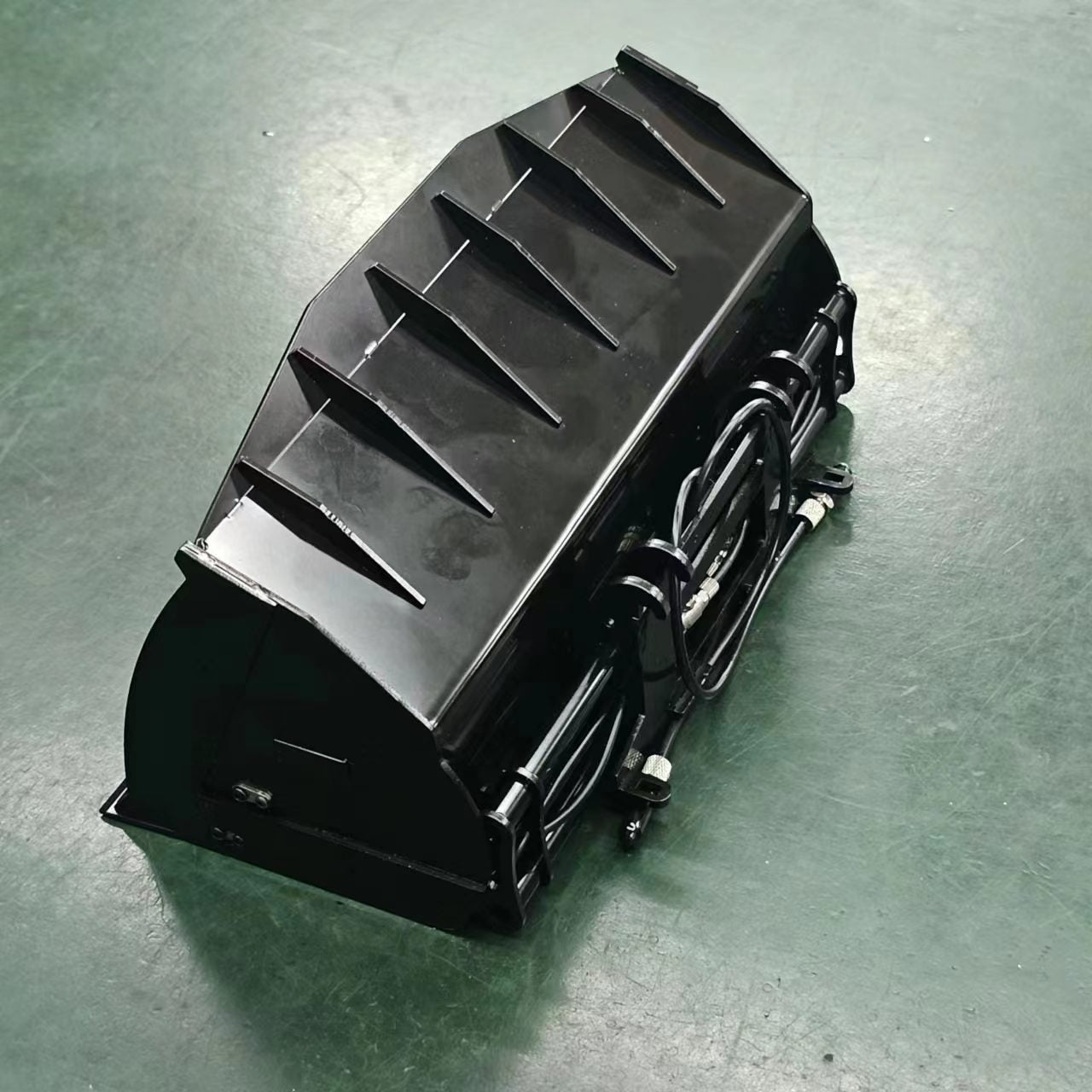 MTRC Hydraulic front dump bucket for loader models