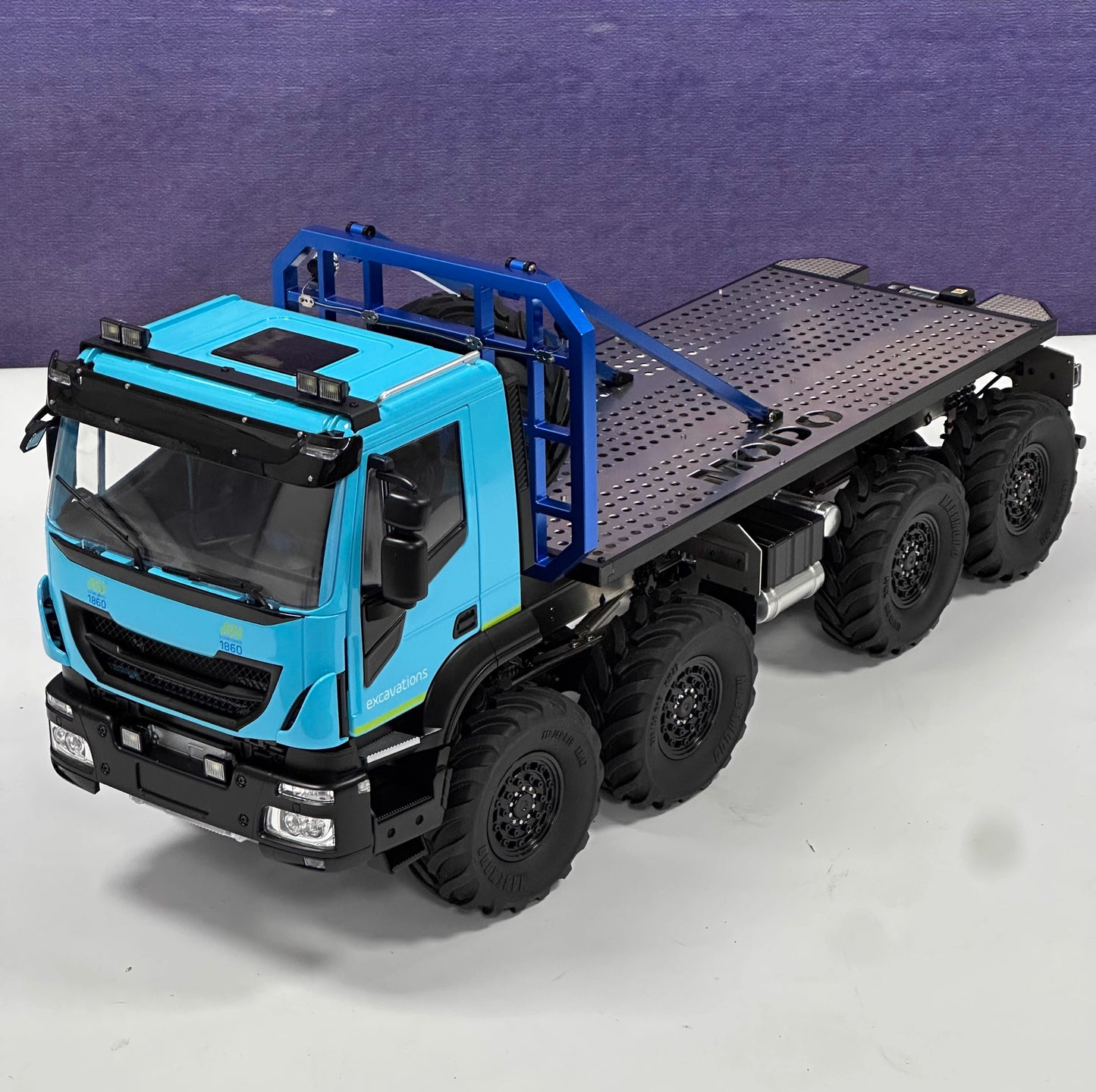 MD Model 1/14 Iveco Mercedes 8X8 Climbing Car Complete Vehicle Integrated Bridge Set Electric Remote Control Car