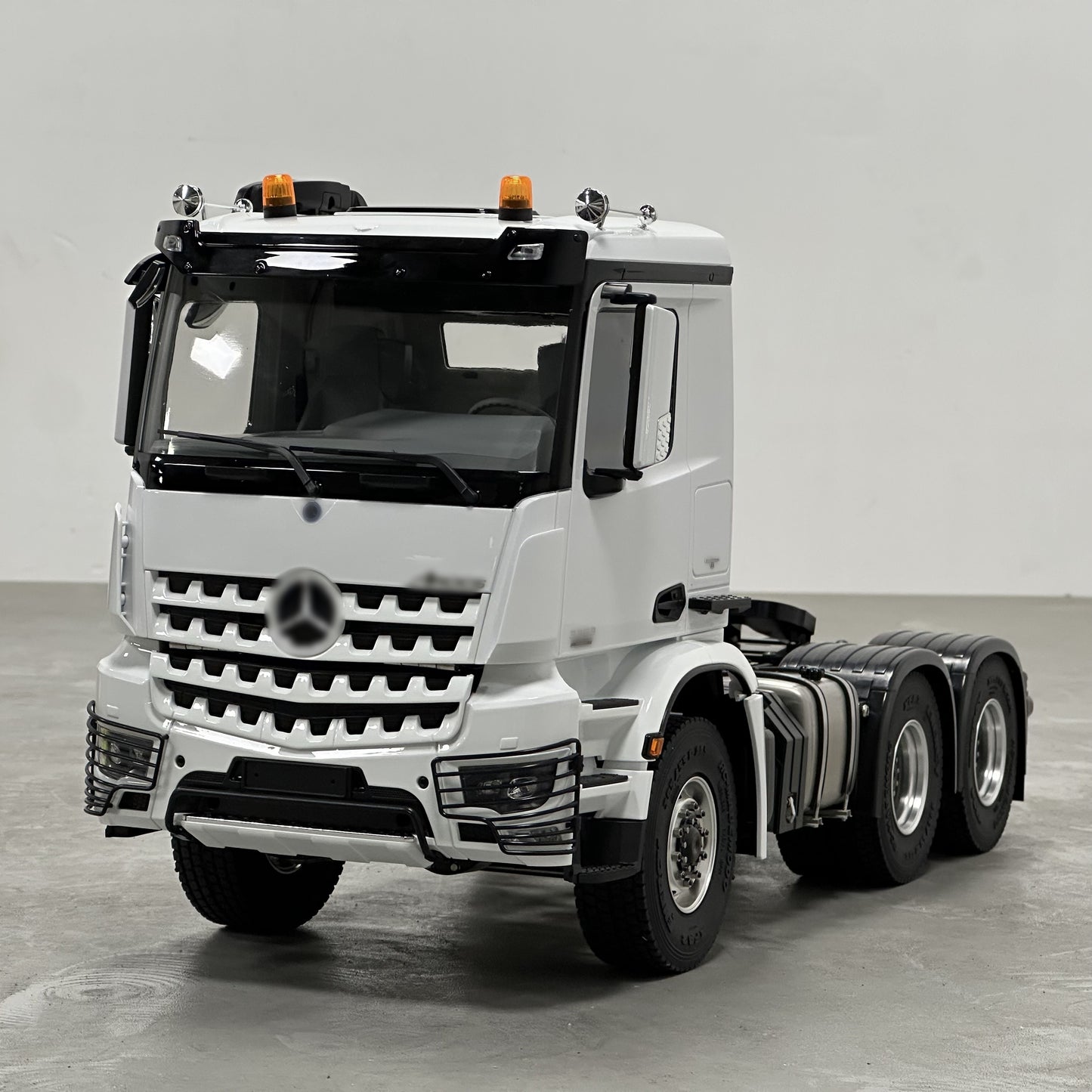 MD Model 1/14 Mercedes Benz 3363 Tractor Truck 6x6 Engineering Vehicle Remote Control Model