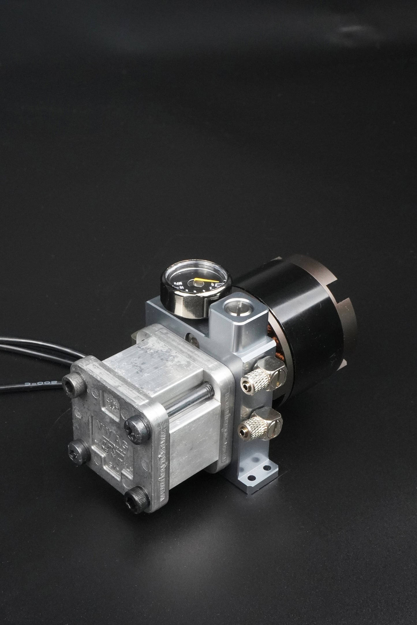 CUT Italian 5048 integrated pump model hydraulic pump oil pump comes with pressure regulator and pressure gauge