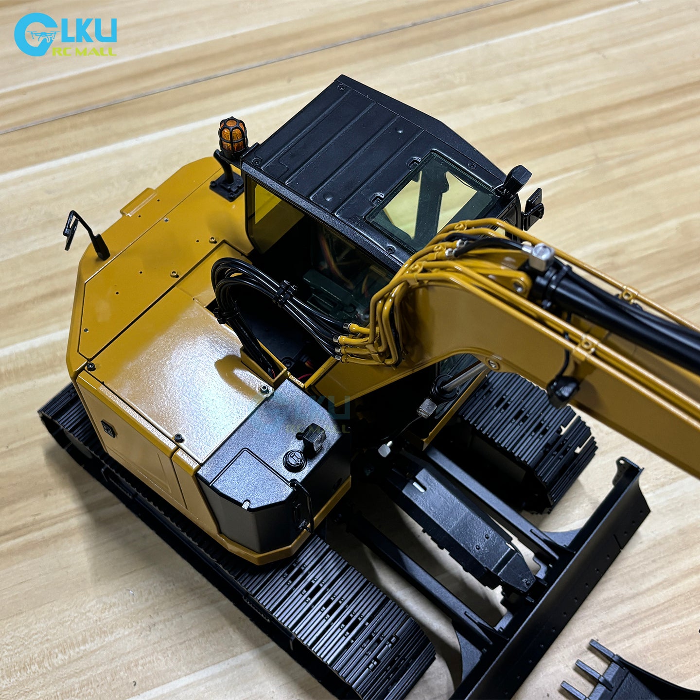 BMG 1/14 Metal Hydraulic Mini Remote Control Model CAT-308 RTR Thumb Clip Excavator
