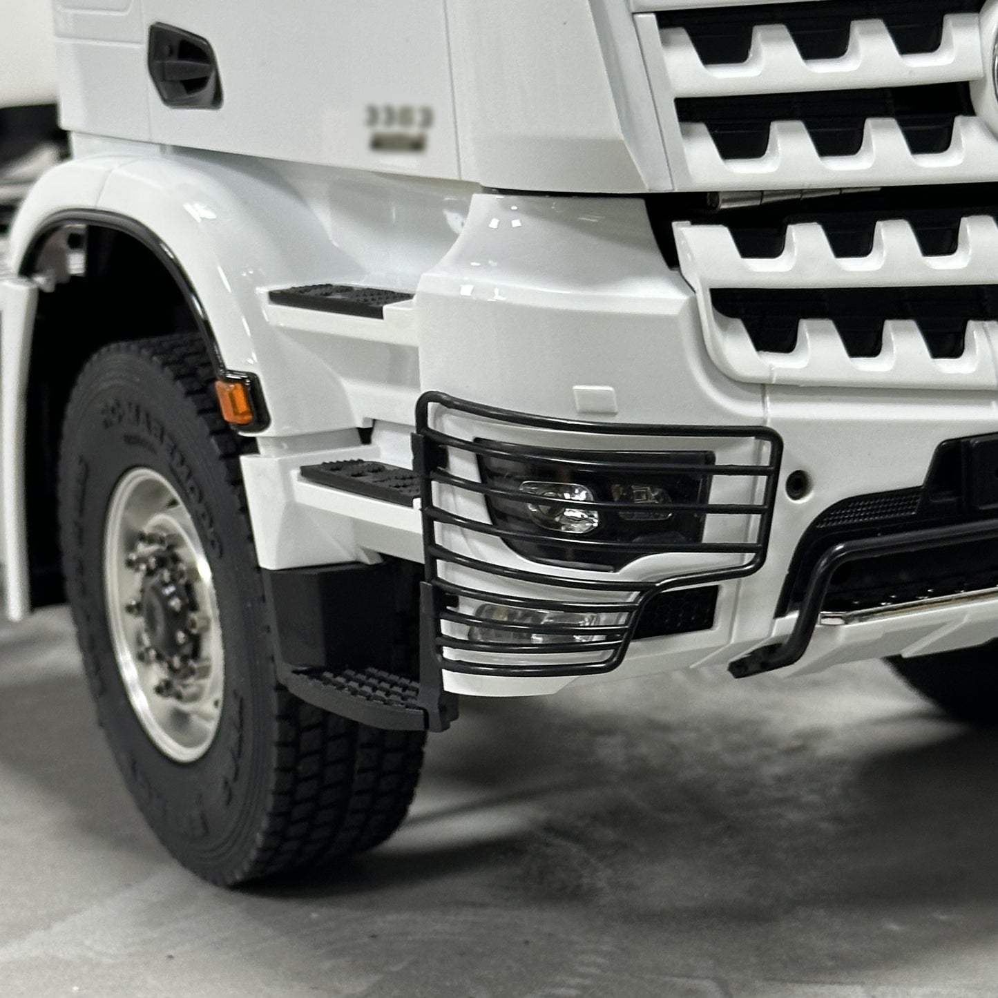 MD Model 1/14 Mercedes Benz 3363 Tractor Truck 6x6 Engineering Vehicle Remote Control Model