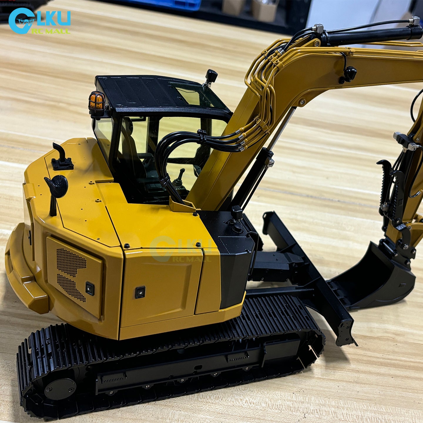 BMG 1/14 Metal Hydraulic Mini Remote Control Model CAT-308 RTR Thumb Clip Excavator