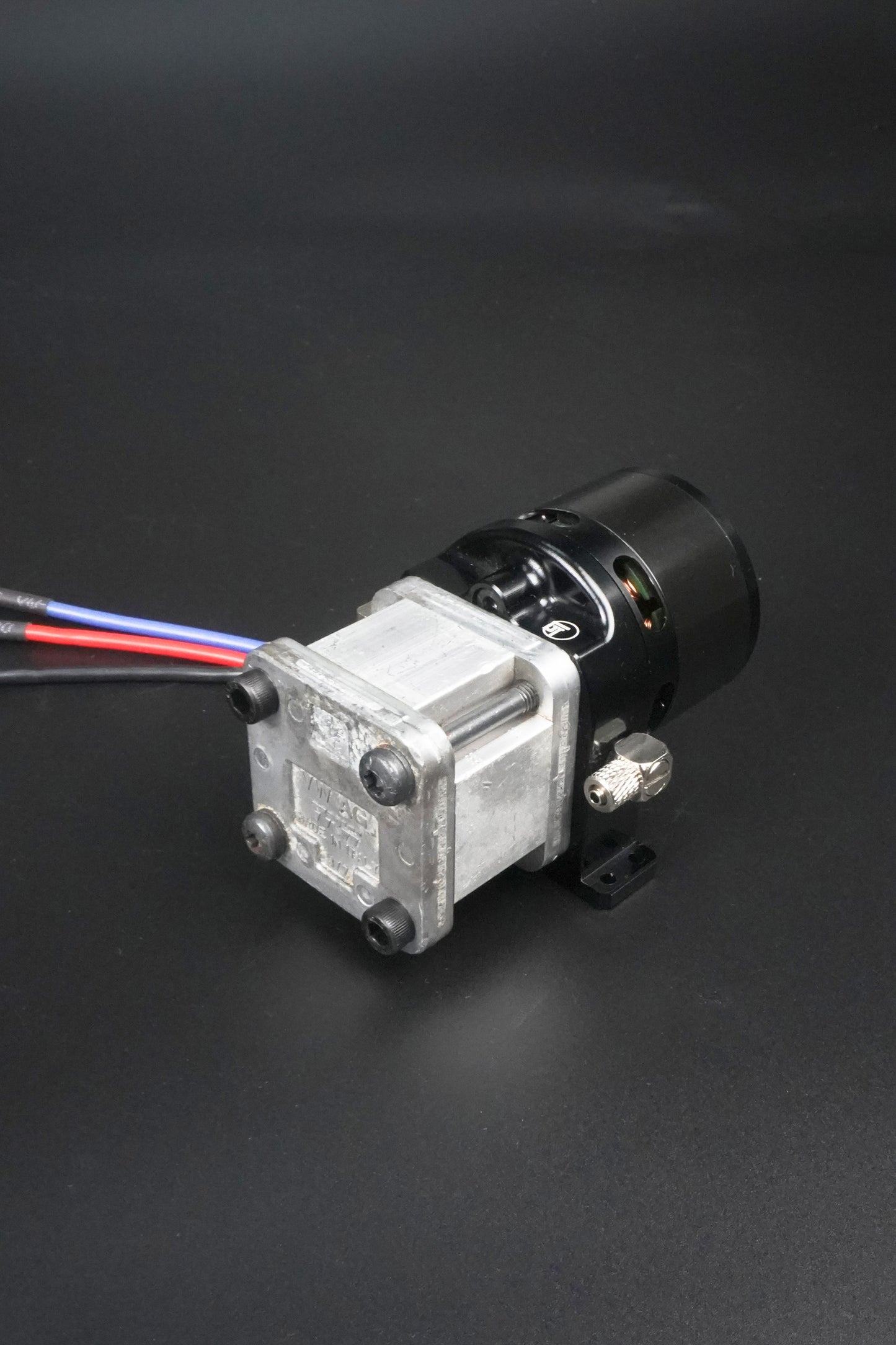 CUT Italian 4020 oil pump model hydraulic pump oil pump comes with pressure regulator and pressure gauge